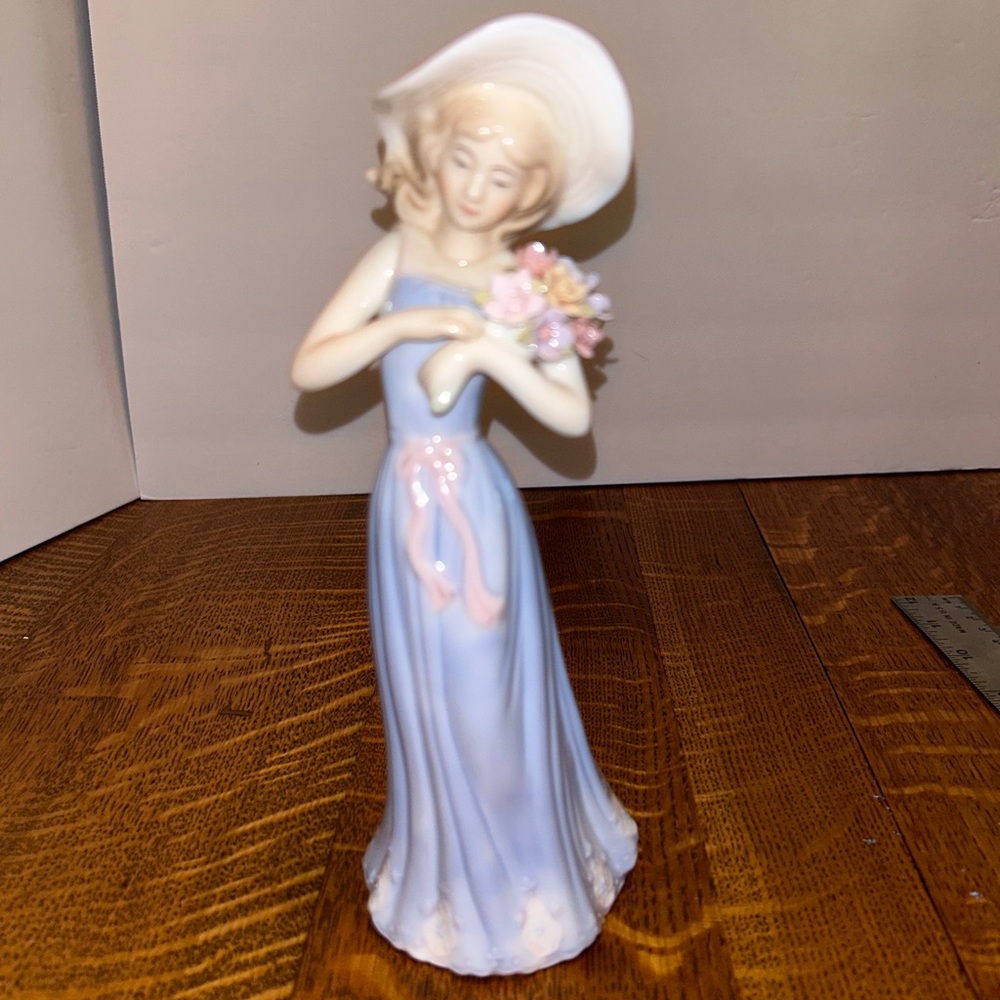 Vintage Retired 1998 House of Lloyd Gathering Flowers Girl Porcelain Figurine